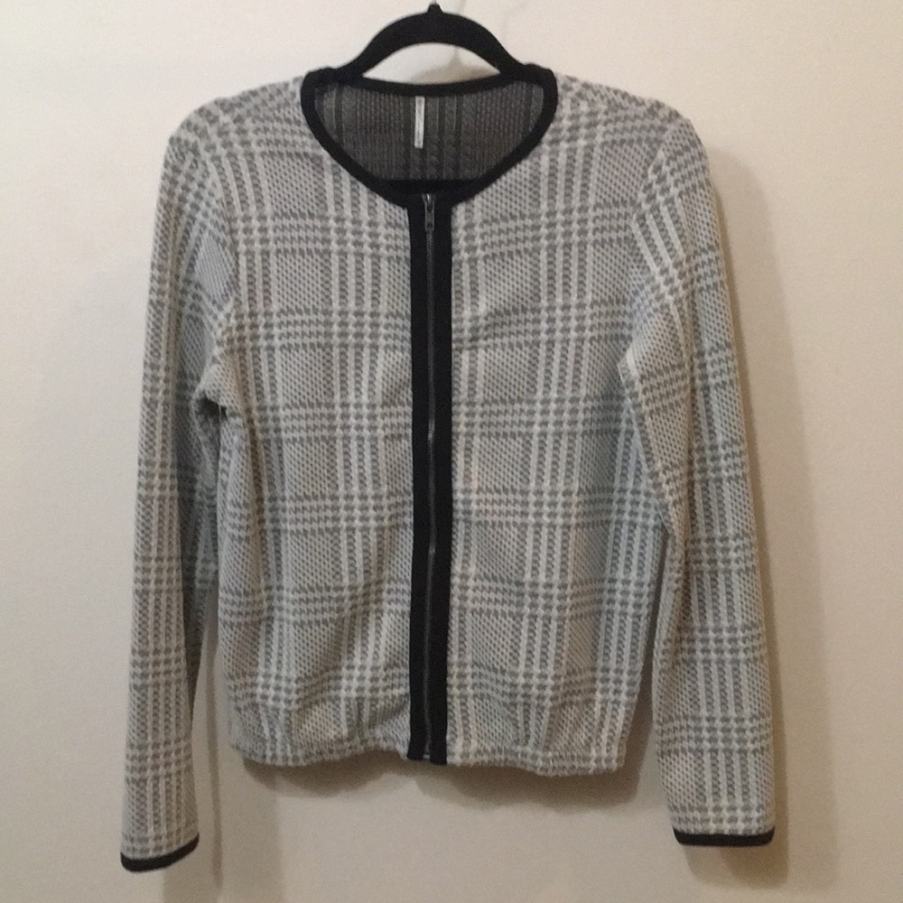 Light weight knit zip sweater
